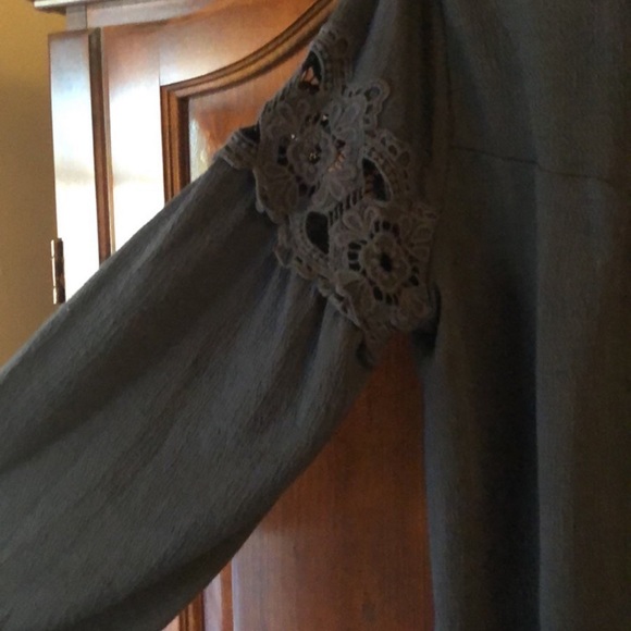 Susina Top - Picture 3 of 7